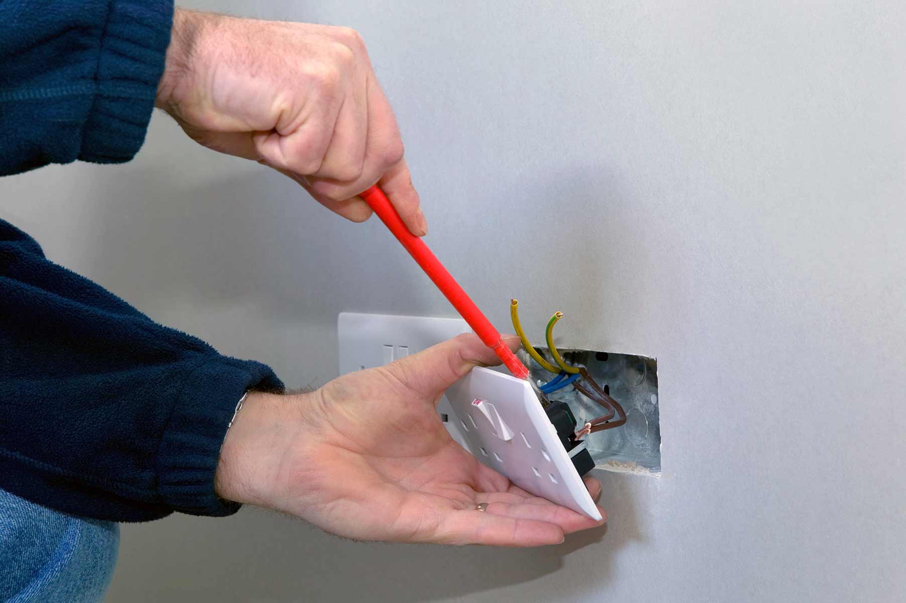 Our electricians can install plug sockets for domestic and commercial proeprties in Smithfield and the local area. 
